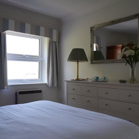 Villa Fabulous High Street Townhouse With Stunning Views & Parking At 'Eagles Nest' à Falmouth Extérieur photo