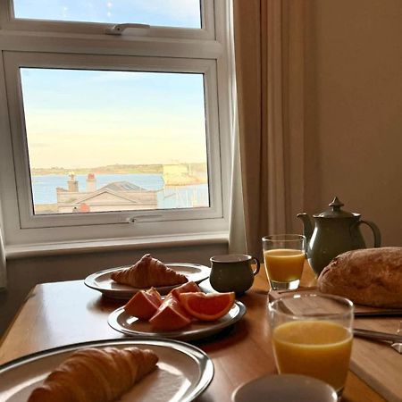 Villa Fabulous High Street Townhouse With Stunning Views & Parking At 'Eagles Nest' à Falmouth Extérieur photo