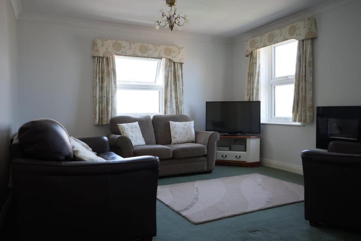 Villa Fabulous High Street Townhouse With Stunning Views & Parking At 'Eagles Nest' à Falmouth Extérieur photo