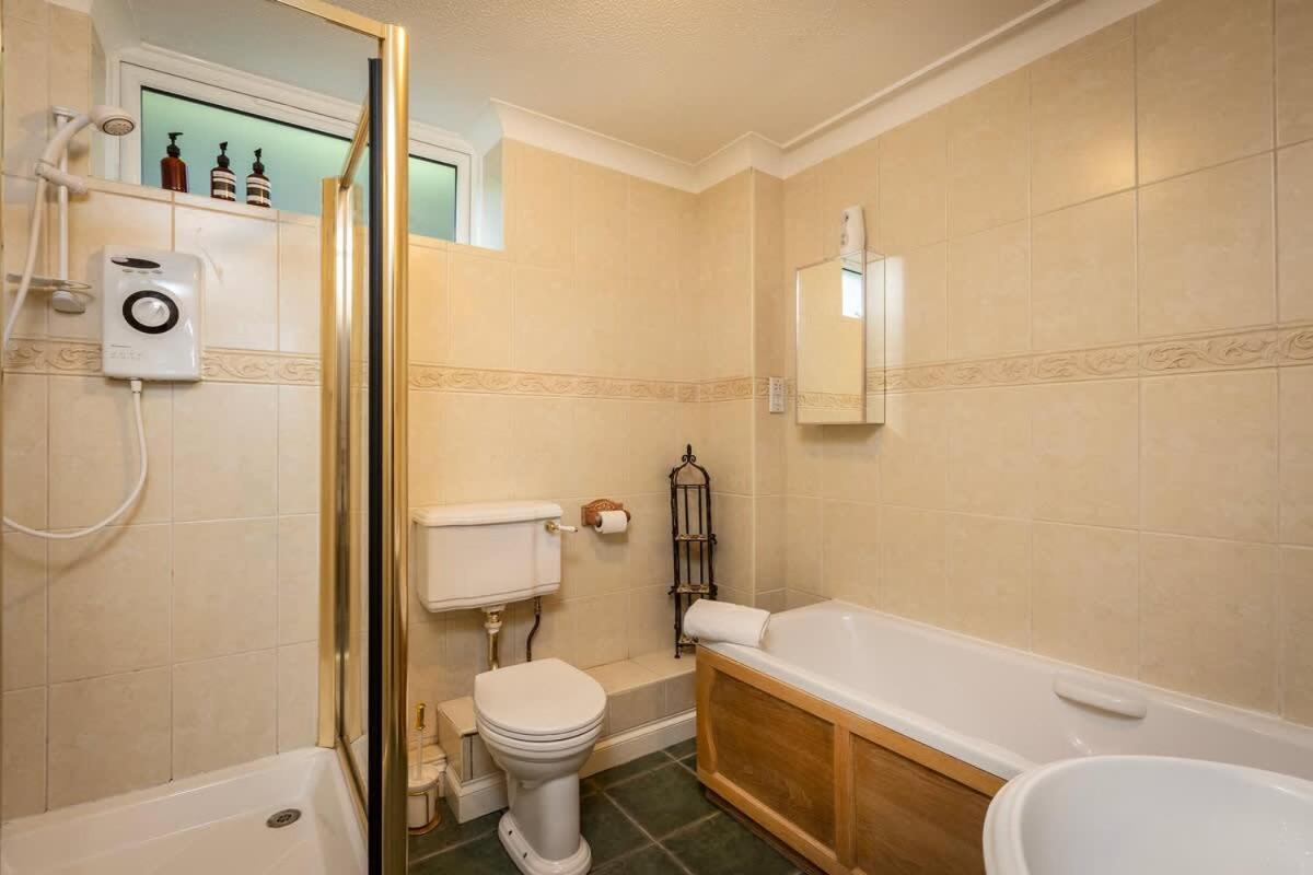 Villa Fabulous High Street Townhouse With Stunning Views & Parking At 'Eagles Nest' à Falmouth Extérieur photo