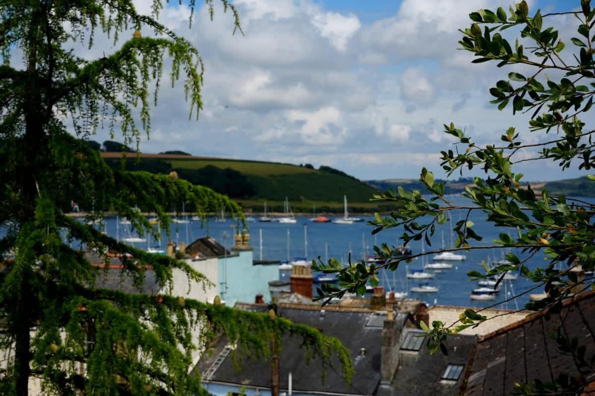 Villa Fabulous High Street Townhouse With Stunning Views & Parking At 'Eagles Nest' à Falmouth Extérieur photo