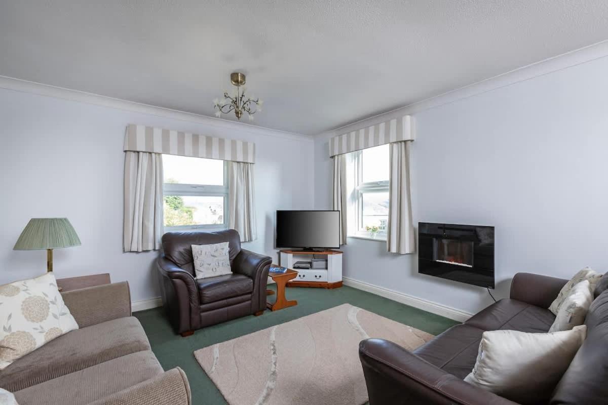 Villa Fabulous High Street Townhouse With Stunning Views & Parking At 'Eagles Nest' à Falmouth Extérieur photo